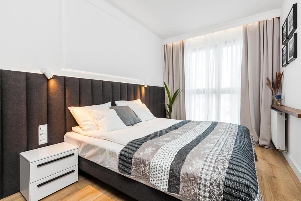 "Nowy Apartament" Sypialnia , Garaz, 1500 M Od Morza, Netflix Gdansk Luaran gambar